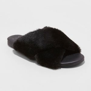 A New Day Faux Fur Slides Size 8 /12 Black